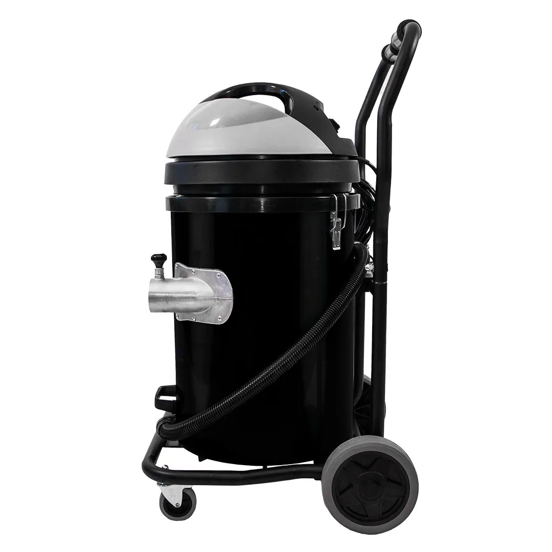 20 Gallon Cyclone 2400W Polypropylene Domestic Gutter Vacuum with 28 Foot Carbon Clamping Poles and Bag