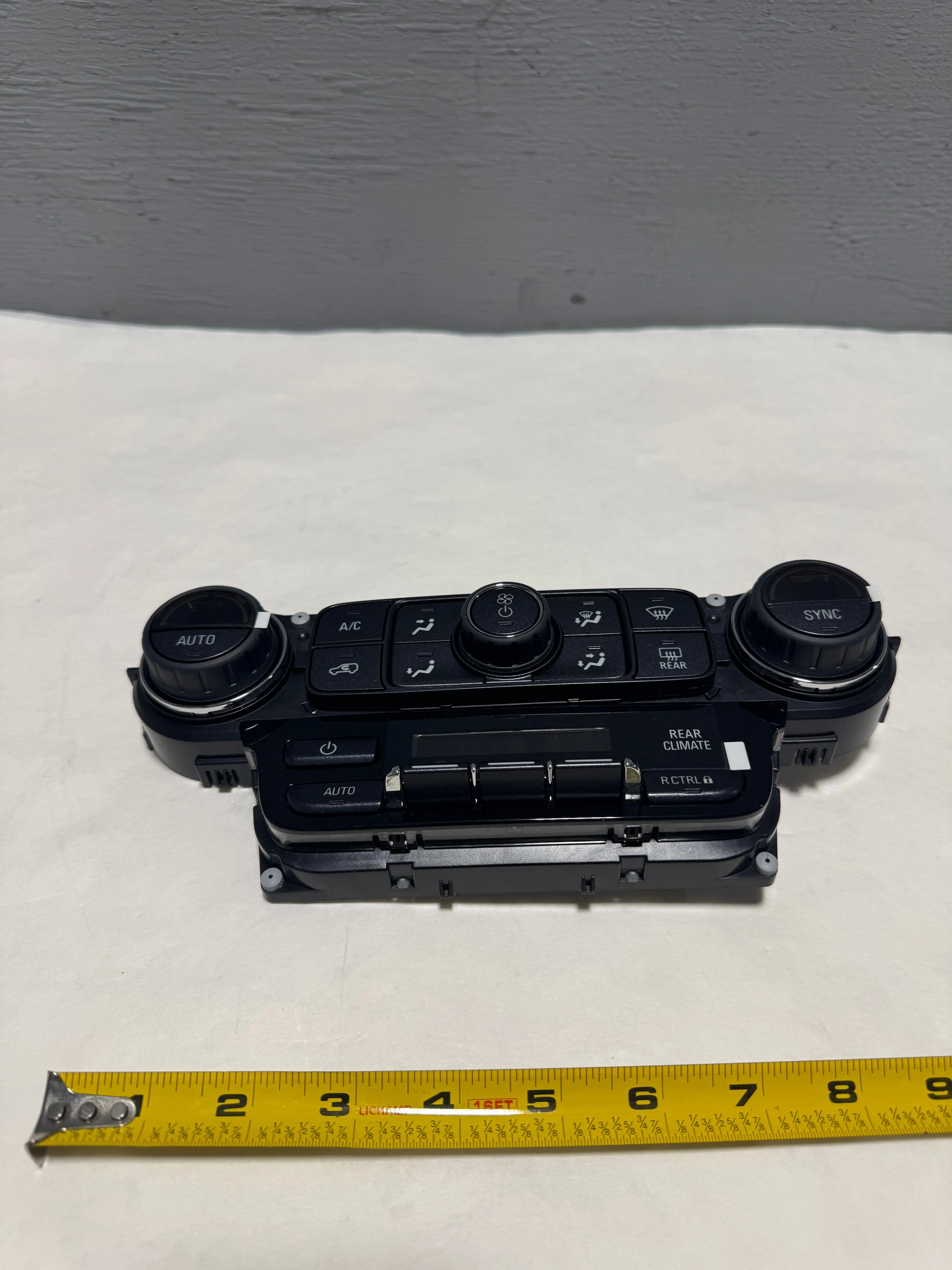 2015-2020 Tahoe Yukon Suburban Heat and A/C Control Panel OEM