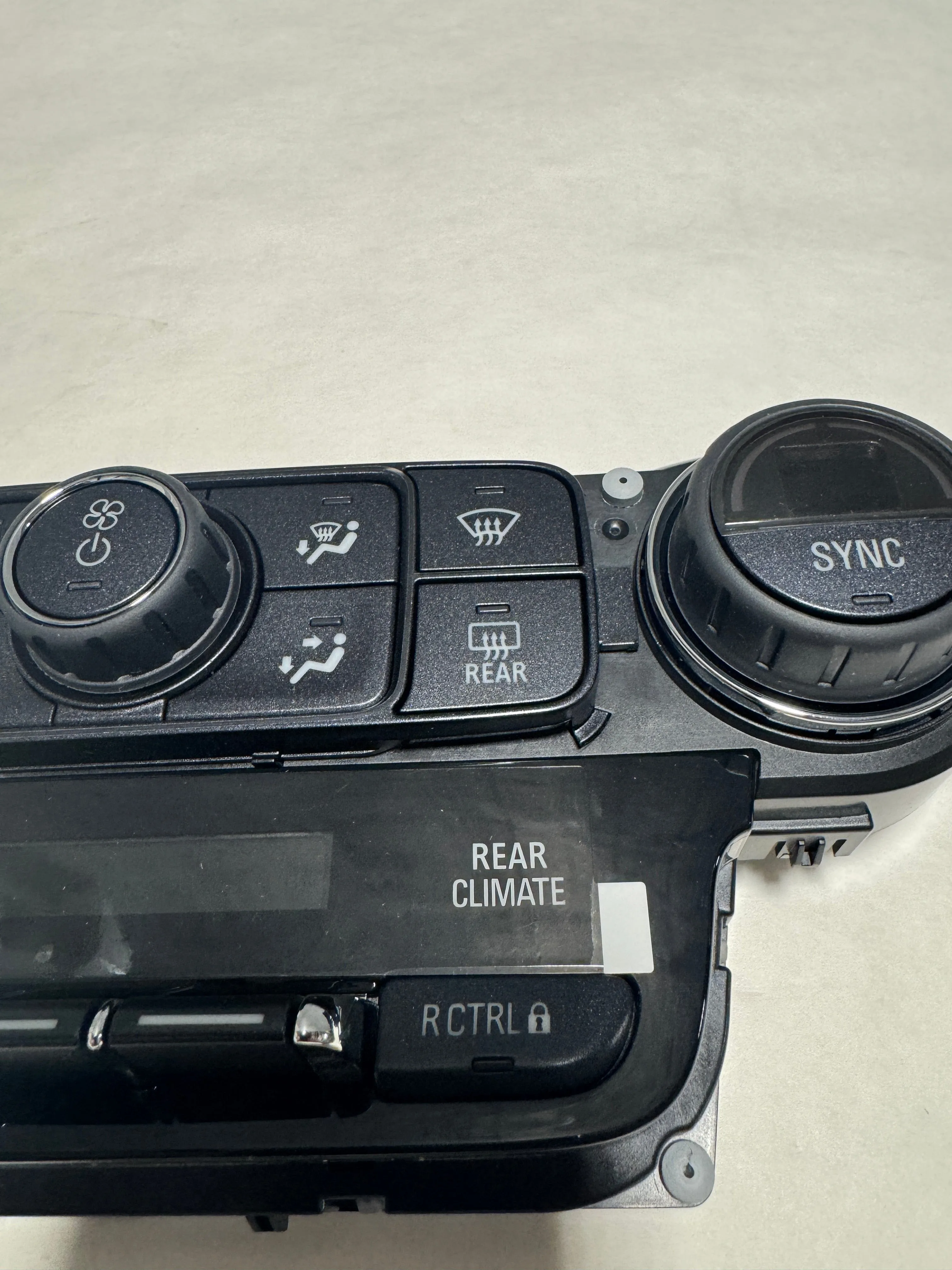 2015-2020 Tahoe Yukon Suburban Heat and A/C Control Panel OEM